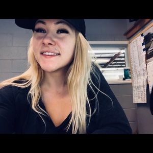 Meet your Posher, Elisha